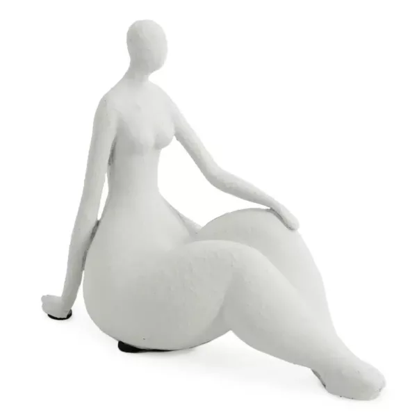 Moters statula "SHE"